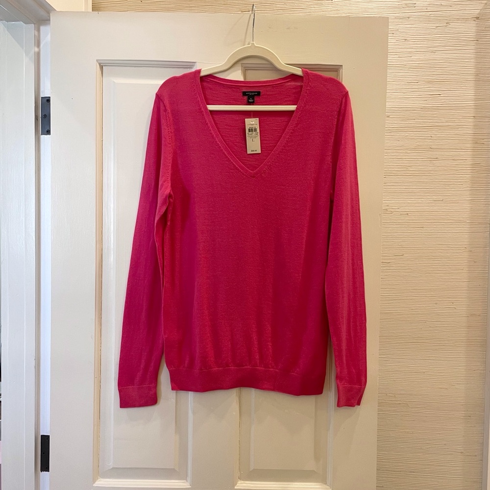 Ann Taylor Lightweight Merino Wool V-Neck Sweater - NWT
